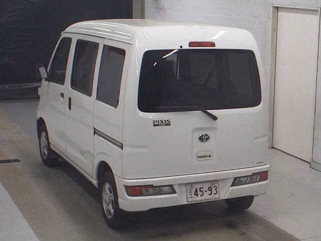 TOYOTA PIXIS VAN