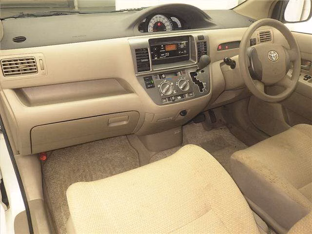 TOYOTA RAUM