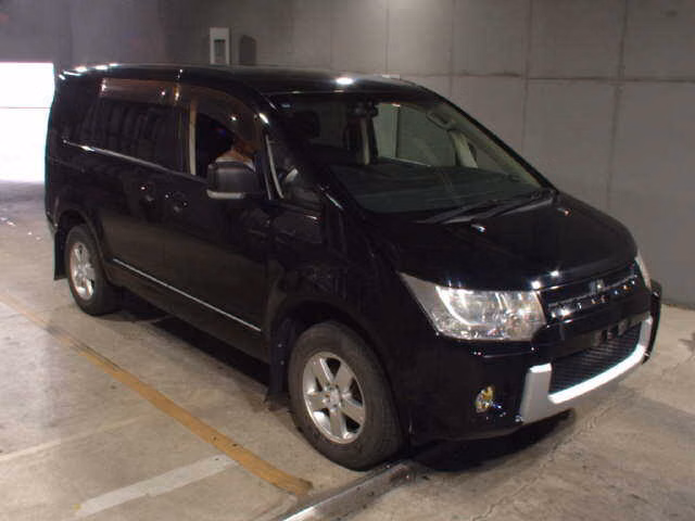MITSUBISHI DELICA D:5