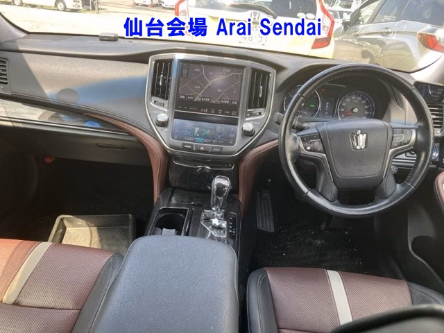 TOYOTA CROWN