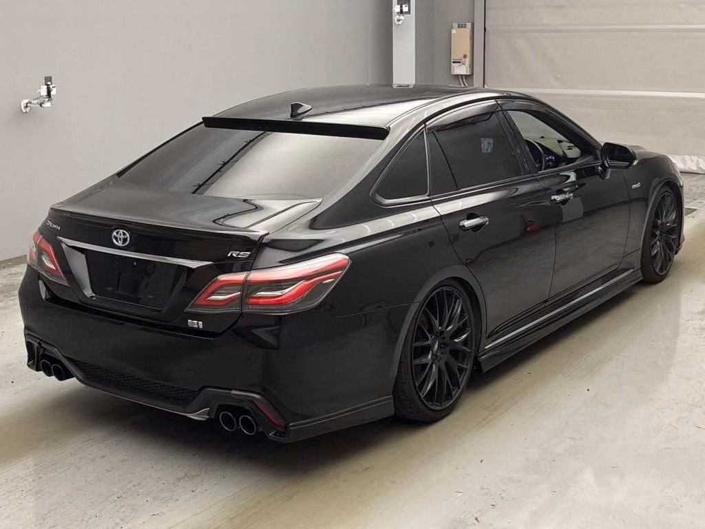 TOYOTA CROWN