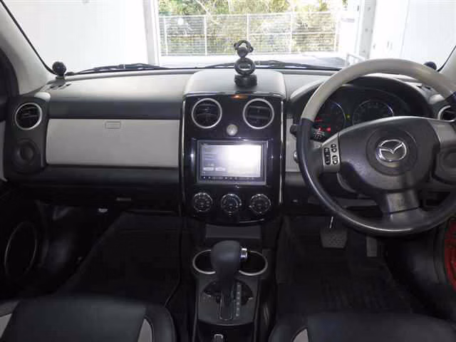 MAZDA VERISA