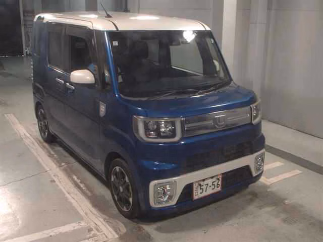 DAIHATSU WAKE