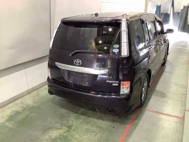 TOYOTA ISIS