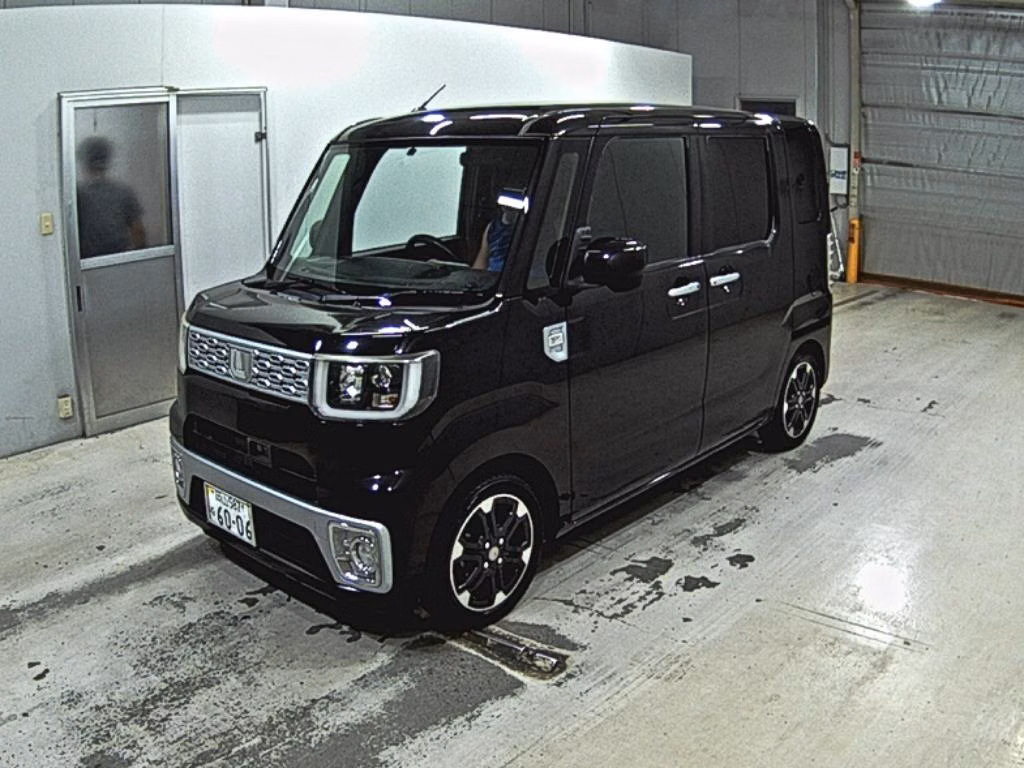DAIHATSU WAKE