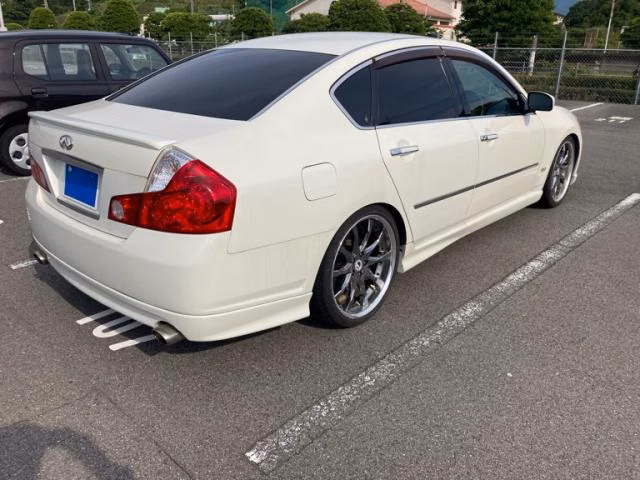 NISSAN FUGA