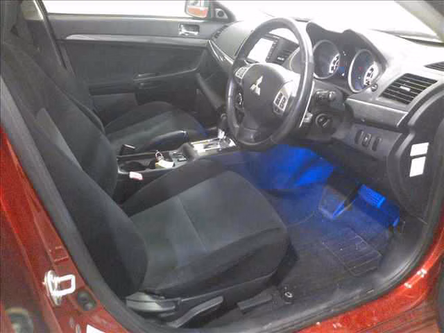 MITSUBISHI LANCER