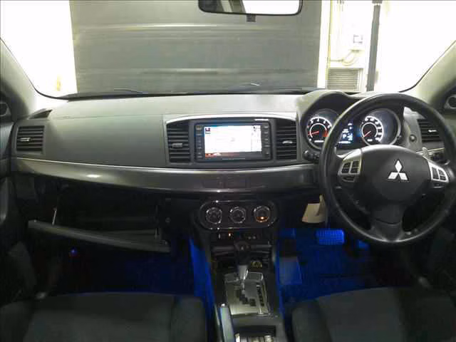 MITSUBISHI LANCER