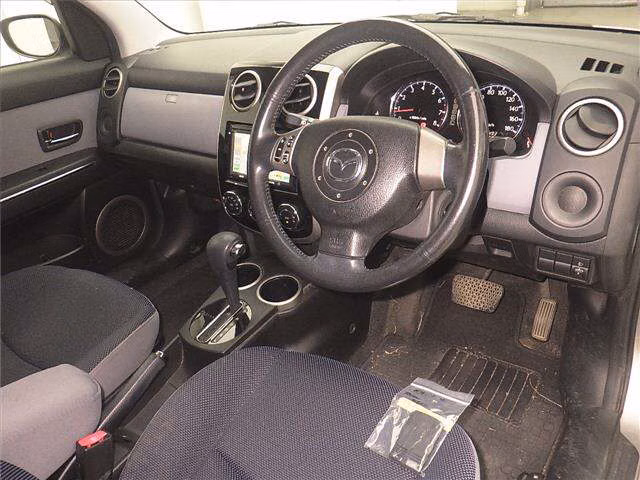 MAZDA VERISA