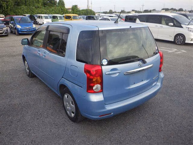 TOYOTA RAUM