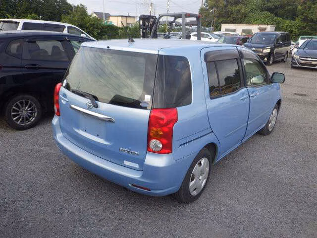 TOYOTA RAUM