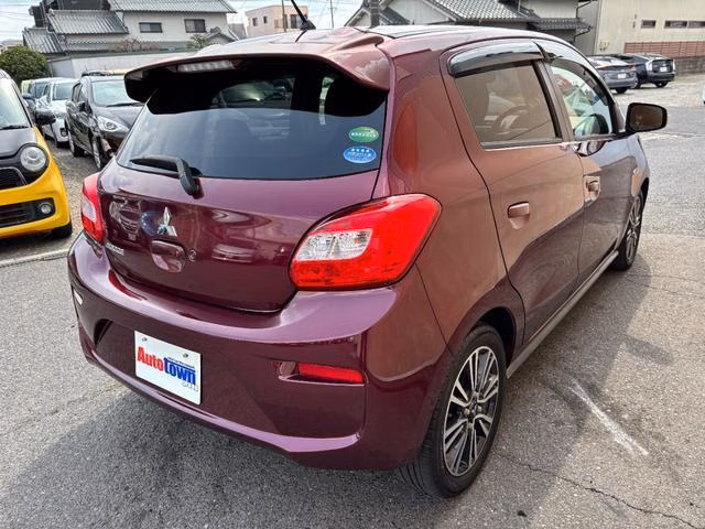 MITSUBISHI MIRAGE