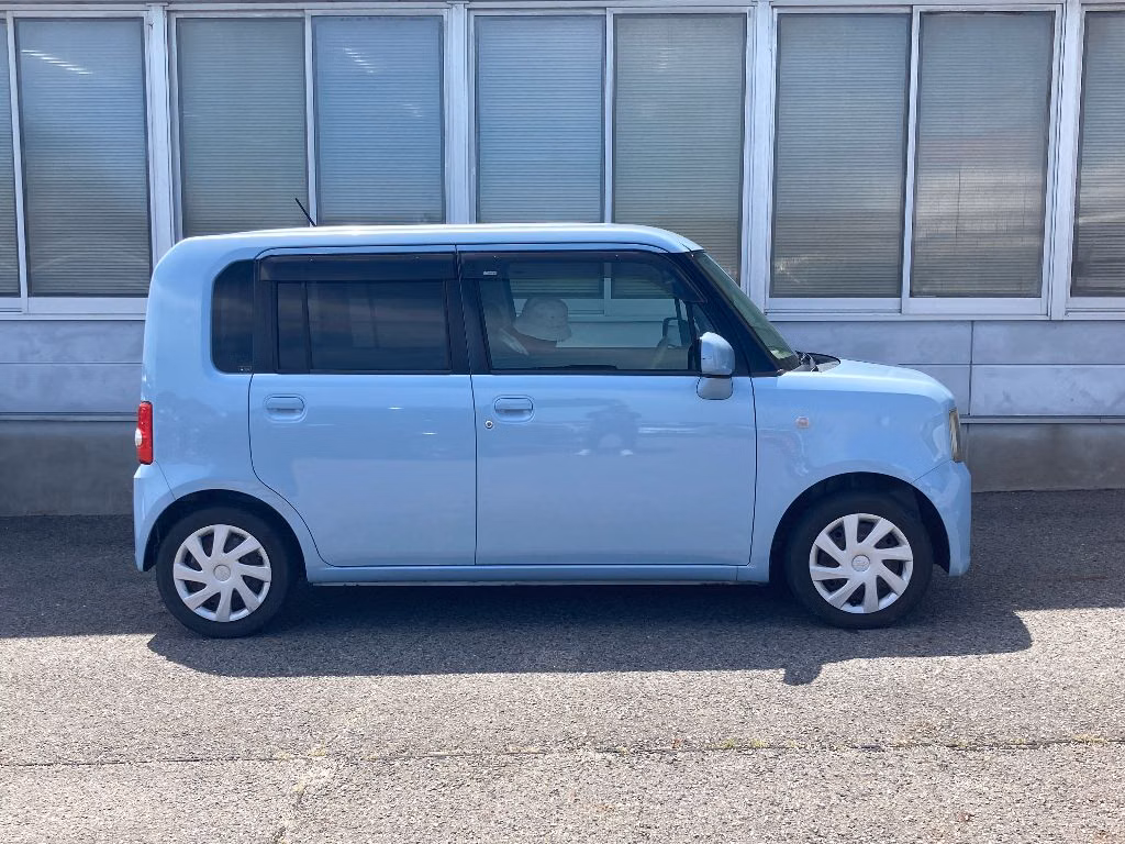 DAIHATSU MOVE CONTE