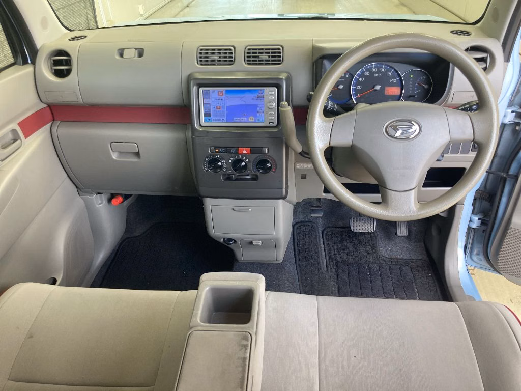 DAIHATSU MOVE CONTE
