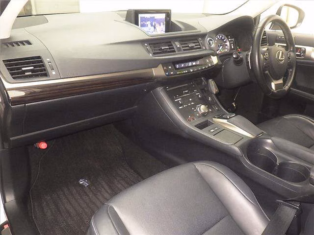 LEXUS CT200H