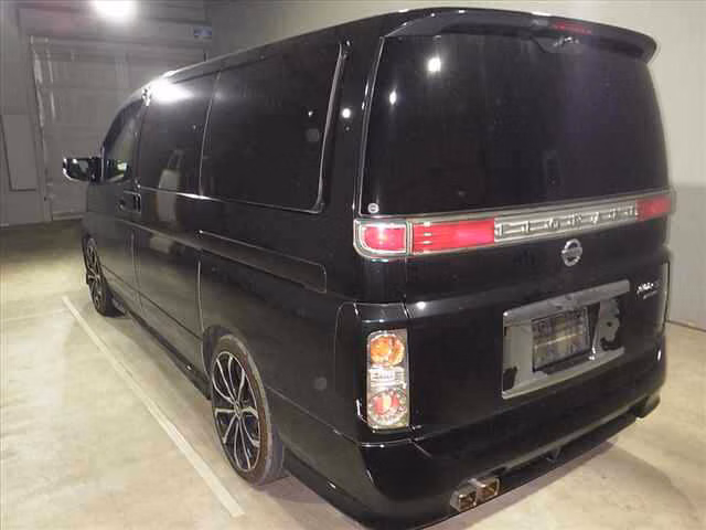 NISSAN ELGRAND