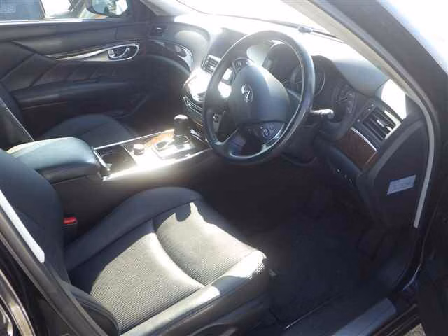 NISSAN FUGA