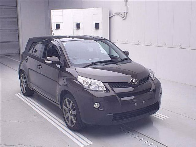 TOYOTA IST