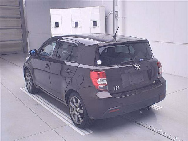 TOYOTA IST
