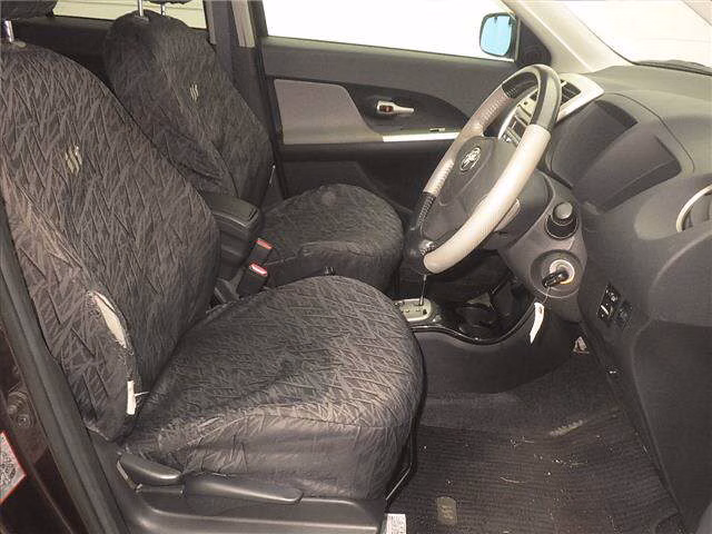 TOYOTA IST
