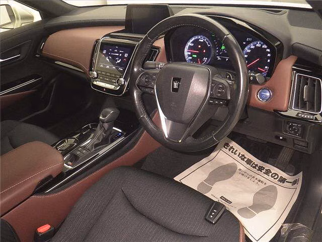 TOYOTA CROWN