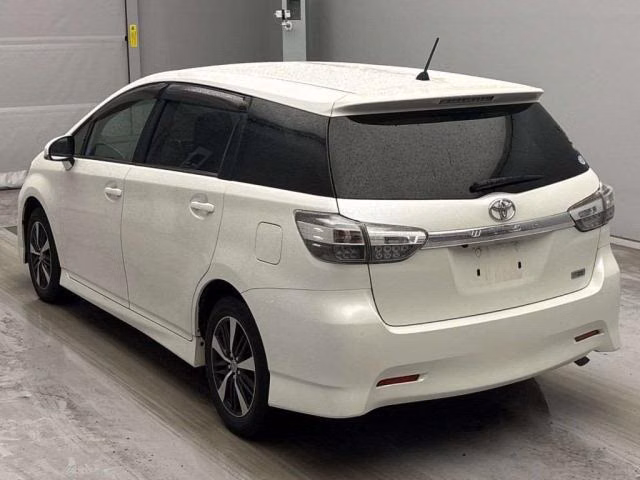 TOYOTA WISH