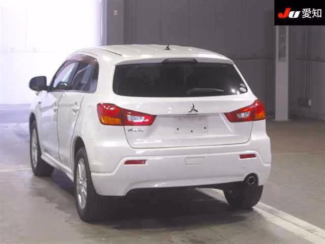 MITSUBISHI RVR