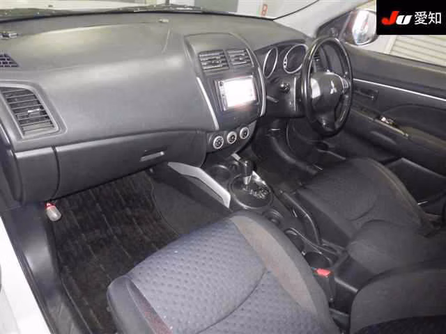 MITSUBISHI RVR