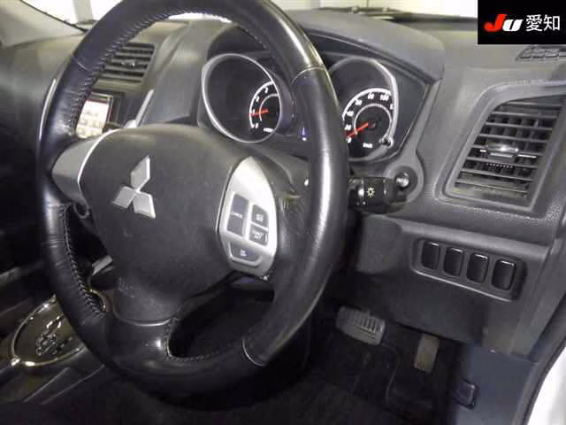 MITSUBISHI RVR