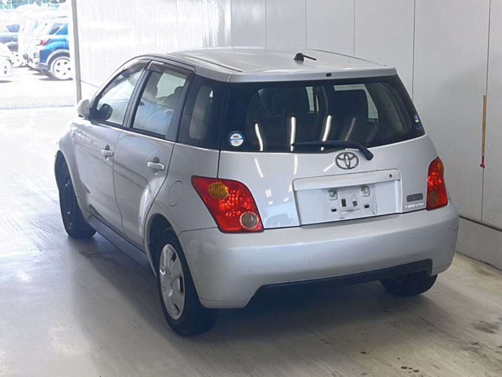TOYOTA IST