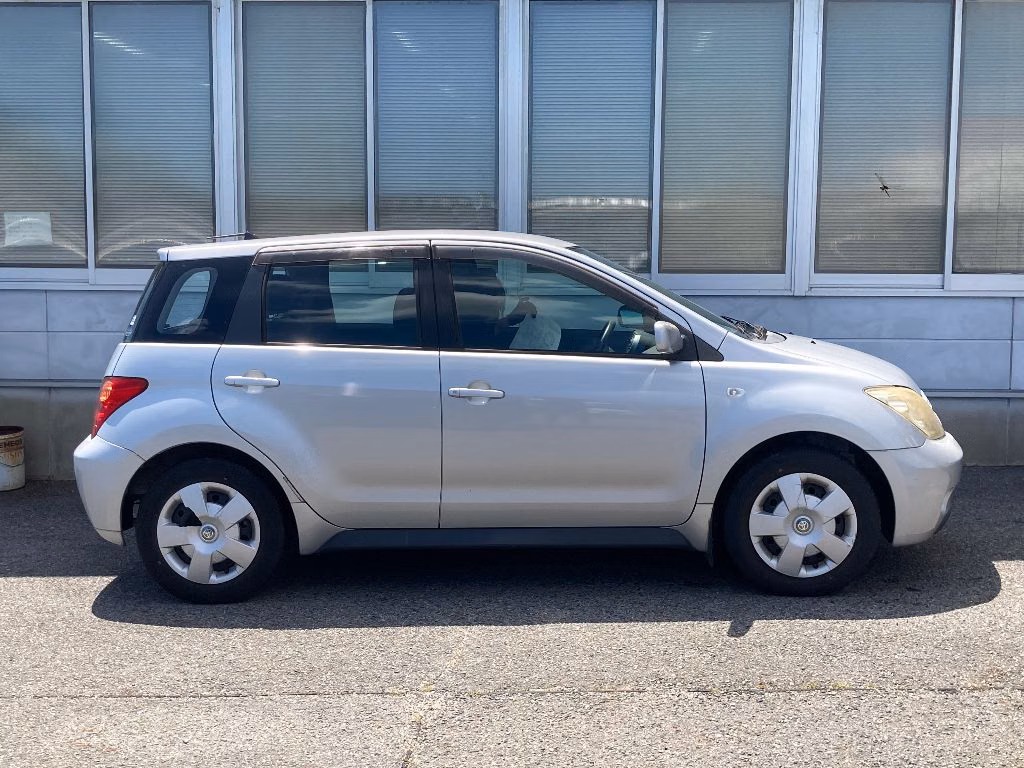 TOYOTA IST