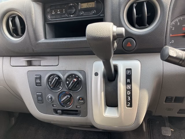 NISSAN NV350 CARAVAN