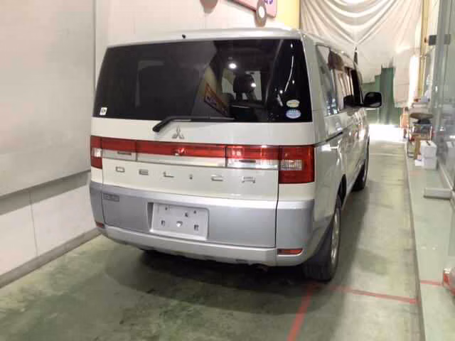 MITSUBISHI DELICA D:5