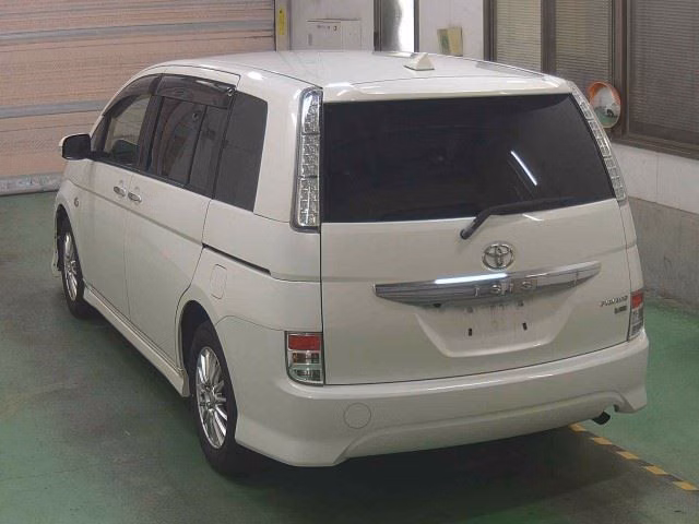 TOYOTA ISIS