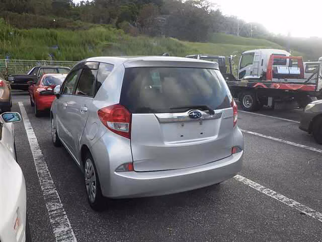 SUBARU TREZIA
