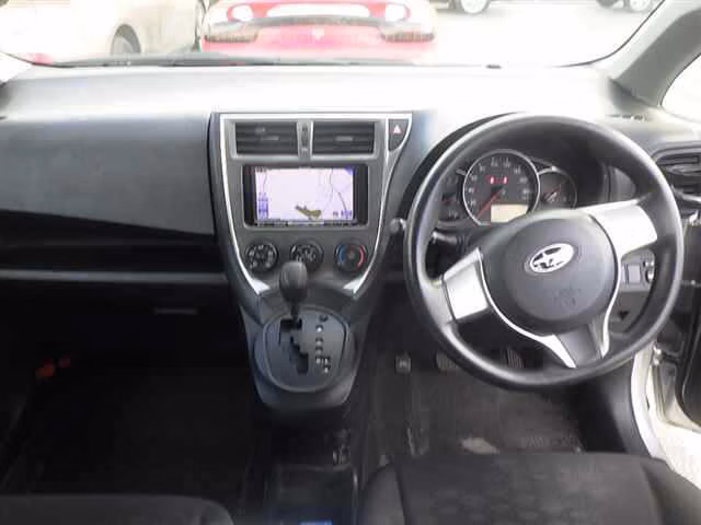 SUBARU TREZIA