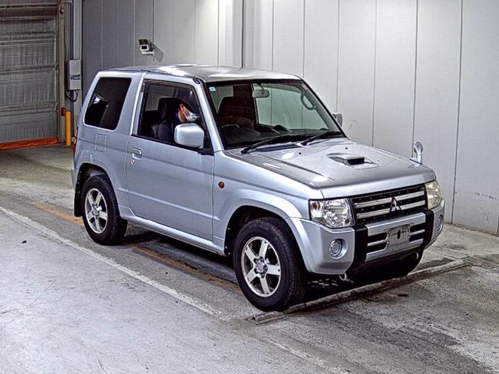 MITSUBISHI PAJERO MINI