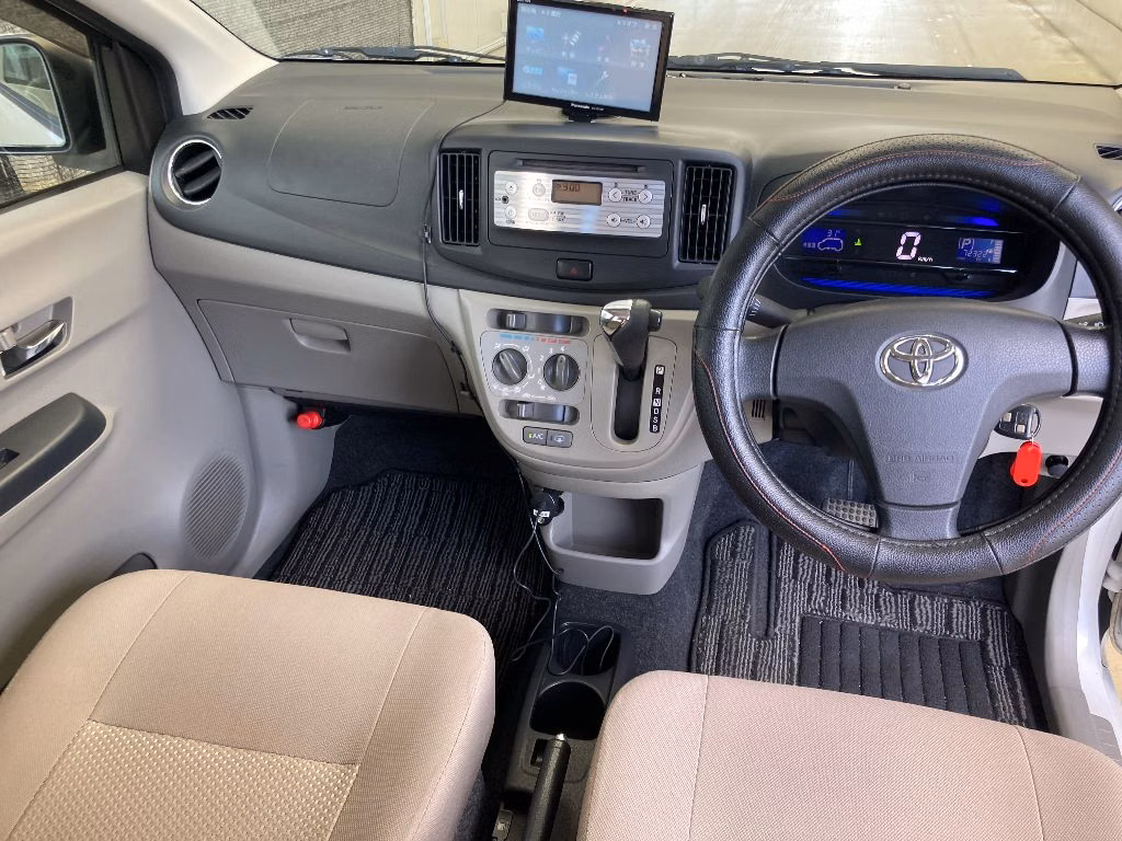 TOYOTA PIXIS EPOCH