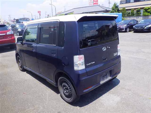 DAIHATSU MOVE CONTE