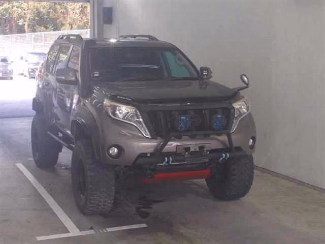 TOYOTA LAND CRUISER PRADO