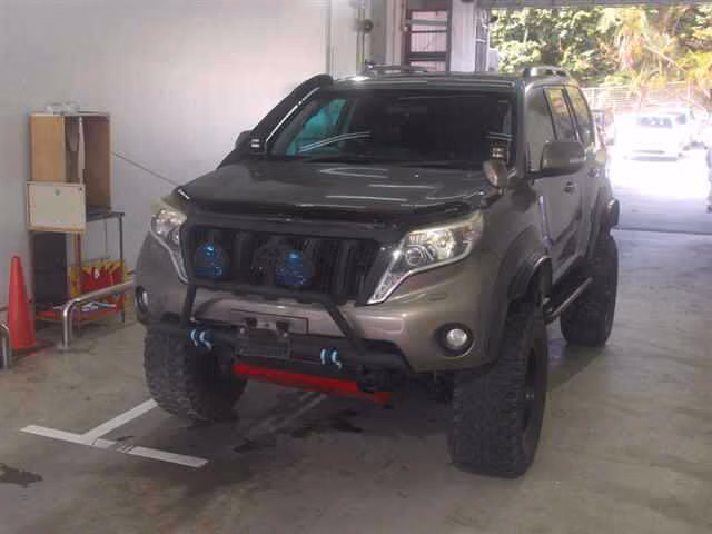 TOYOTA LAND CRUISER PRADO