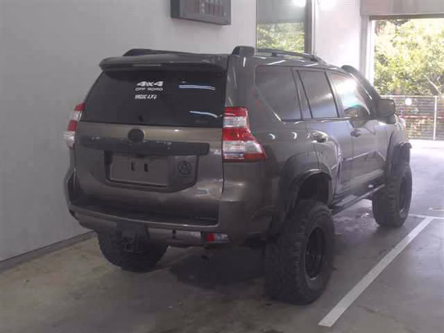 TOYOTA LAND CRUISER PRADO