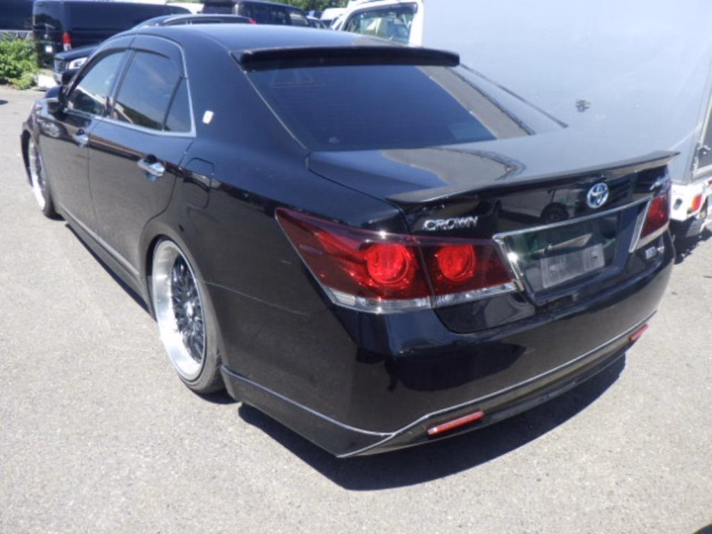 TOYOTA CROWN