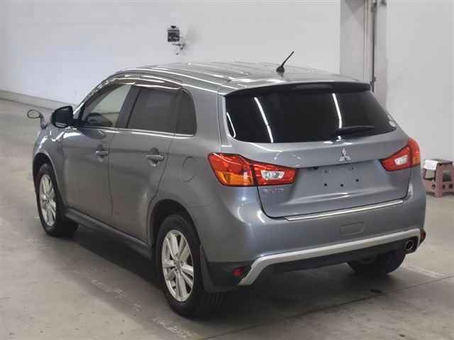 MITSUBISHI RVR