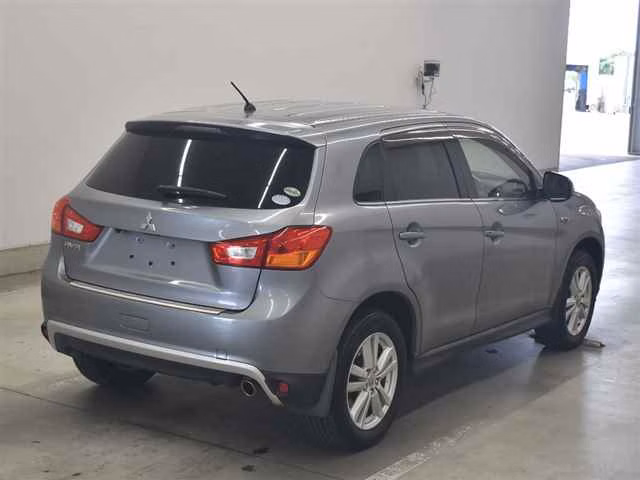 MITSUBISHI RVR