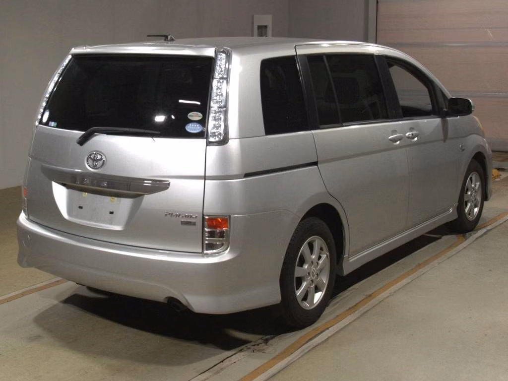 TOYOTA ISIS