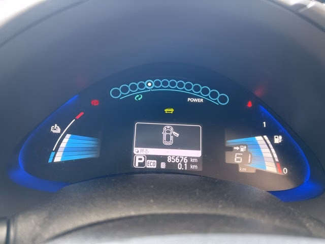 NISSAN LEAF