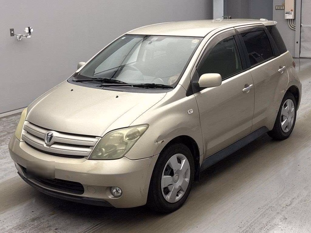 TOYOTA IST