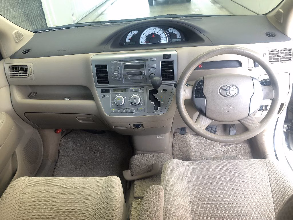 TOYOTA RAUM