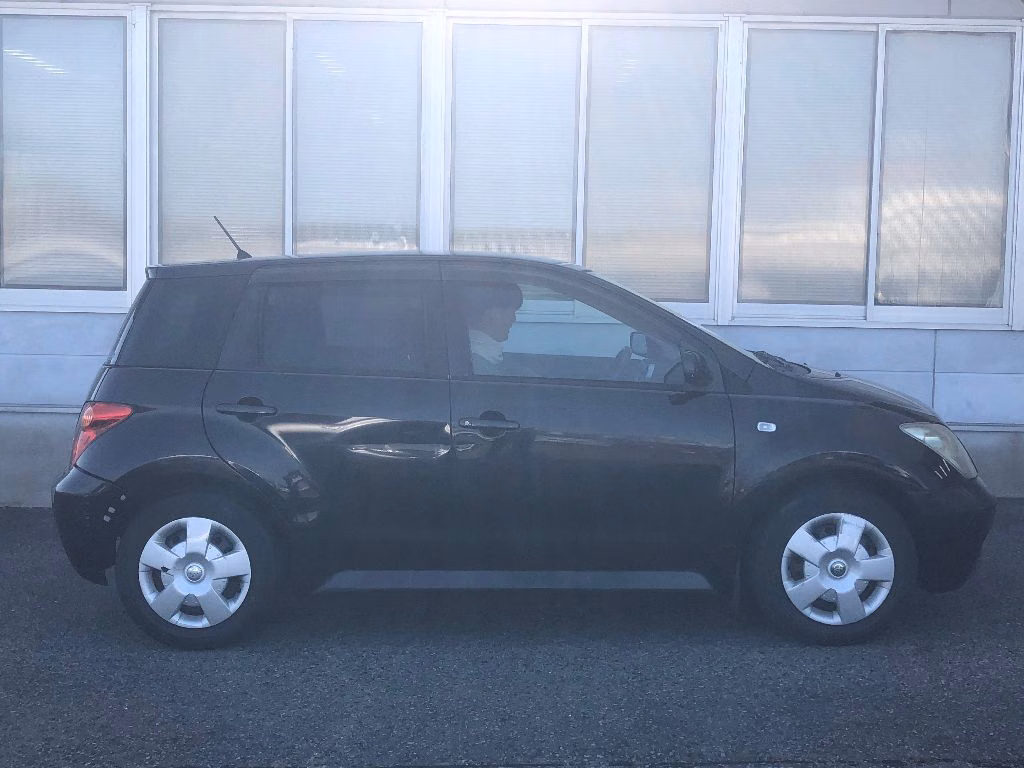 TOYOTA IST